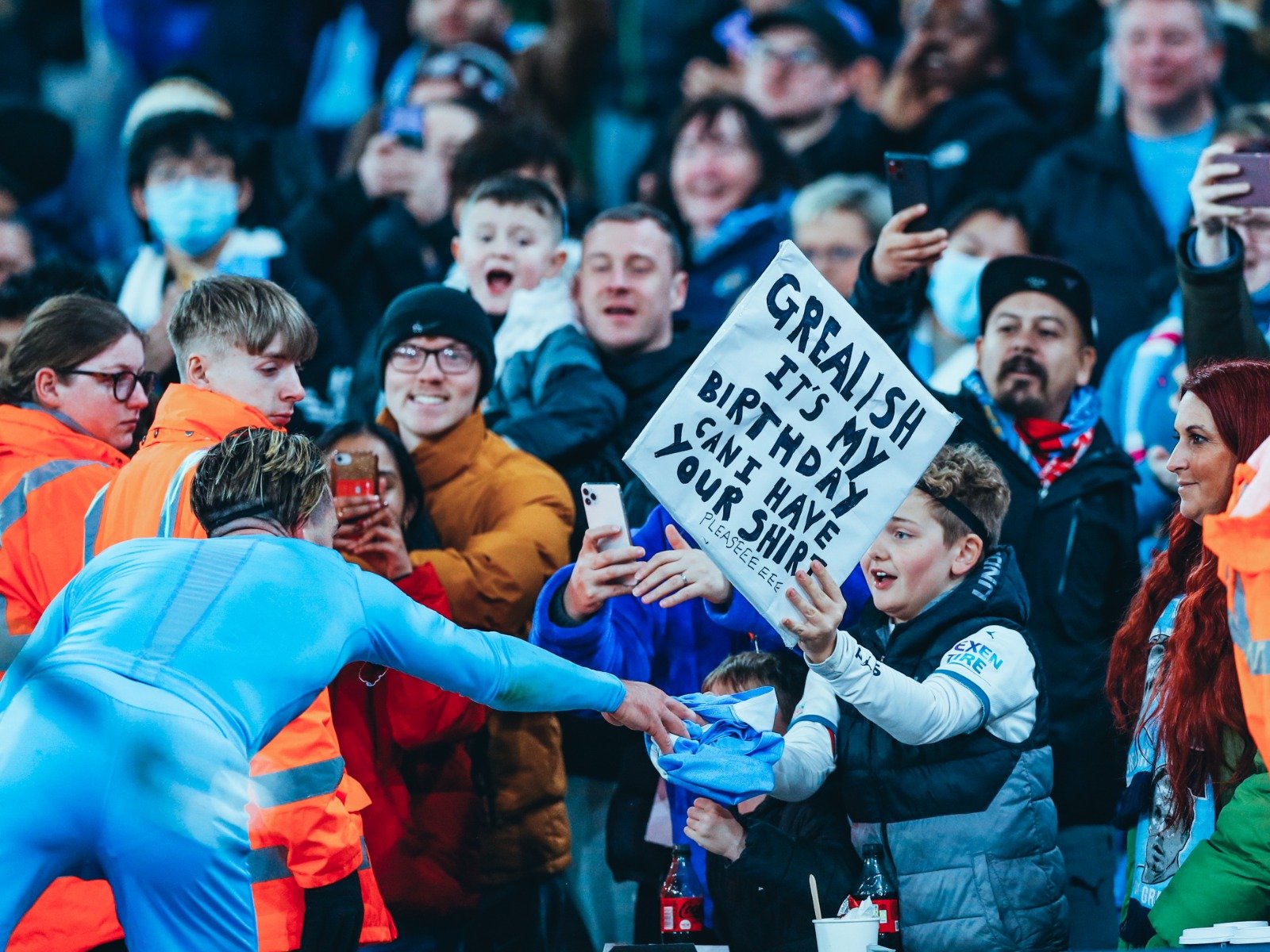 更凸显了阿 更凸显了阿